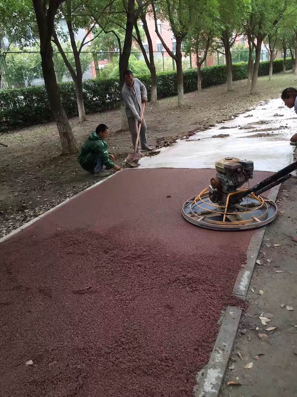 透水混凝土该如何铺装？